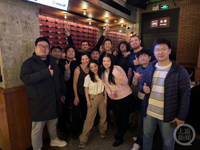 一条视频播放量上亿 95后摄影师被老外称为“重庆旅行大使”